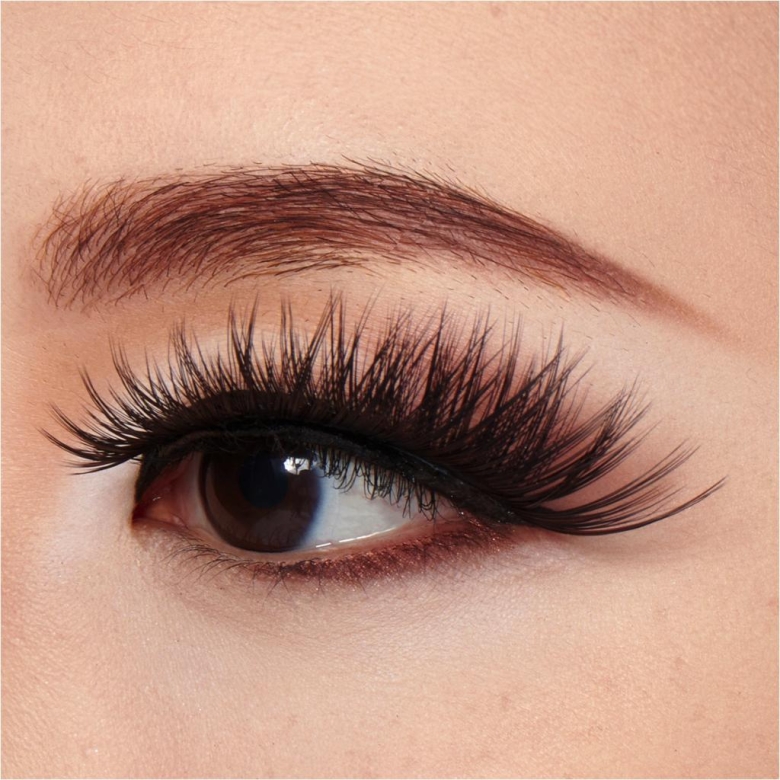 Chacott Eyelashes (Flare cross)