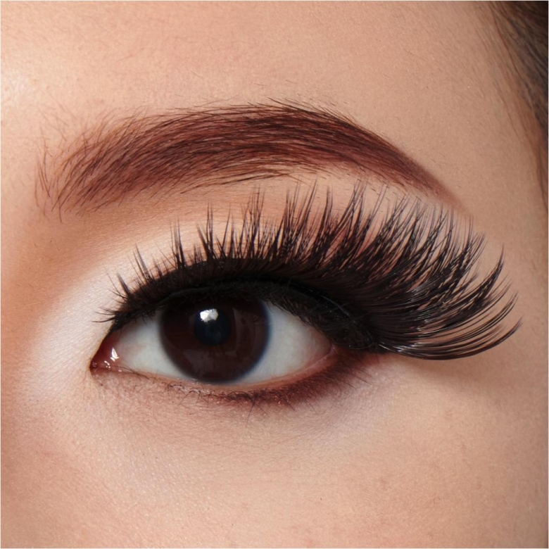 Chacott Eyelashes (Flare cross)